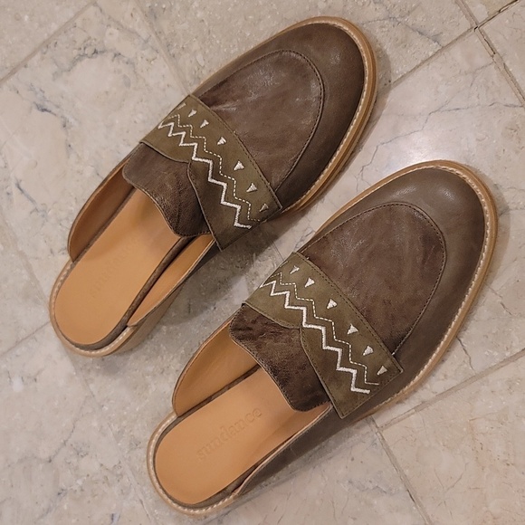 Sundance Olive Green Embroidered Leather Mule Slip-On Shoes - Size 36 = 5 1/2 - Picture 3 of 9